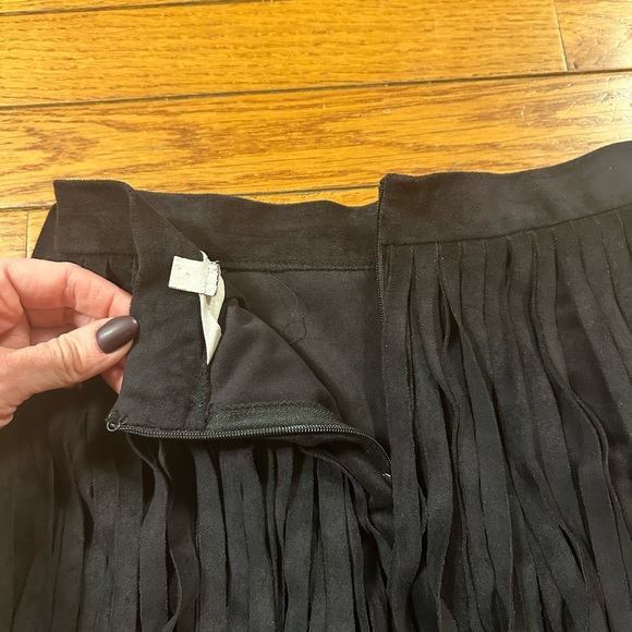 Hot mini skirt by BB Dakota. - Picture 4 of 7